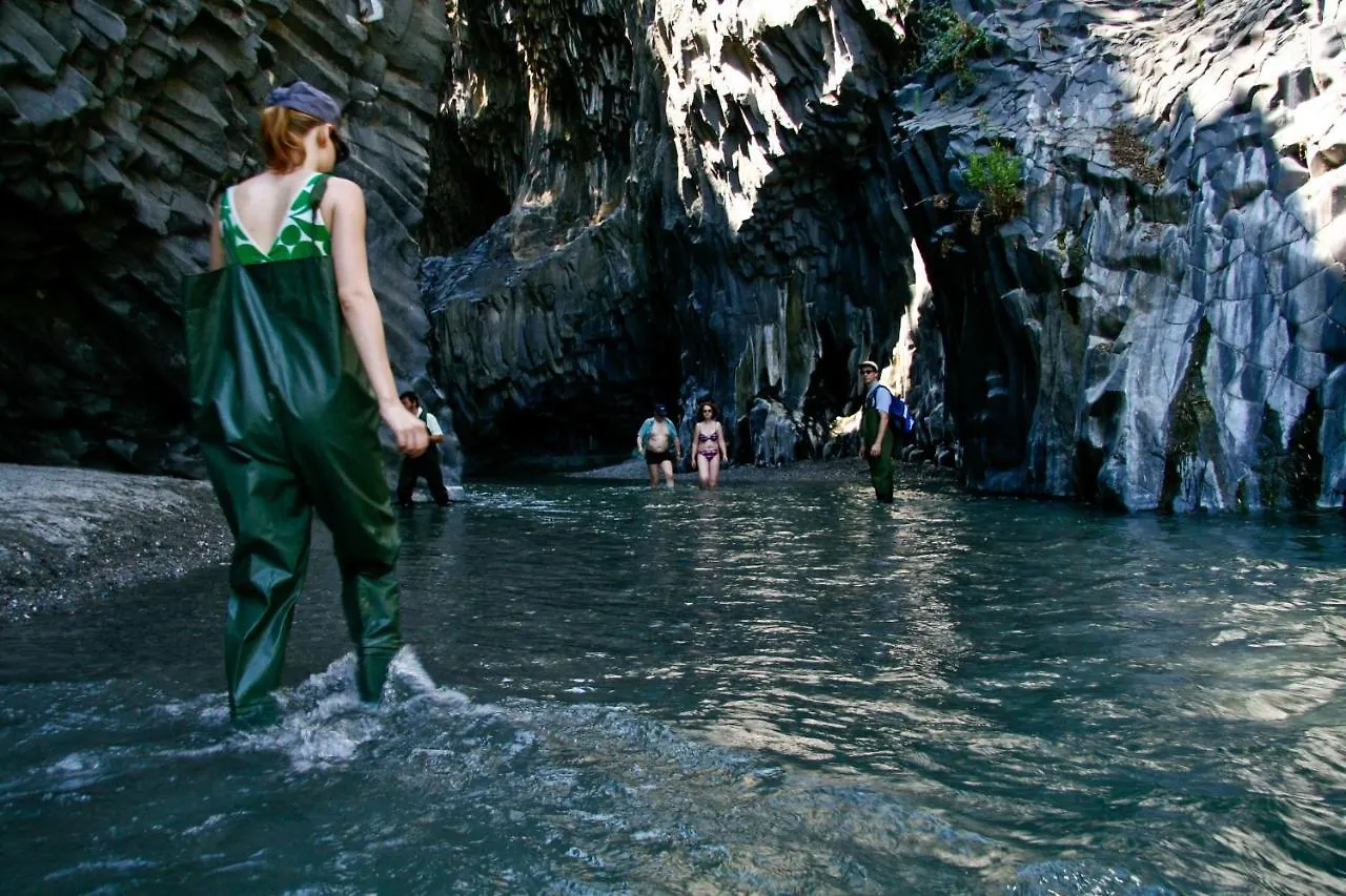 Movida Sea Forza D'Agro' - Taormina